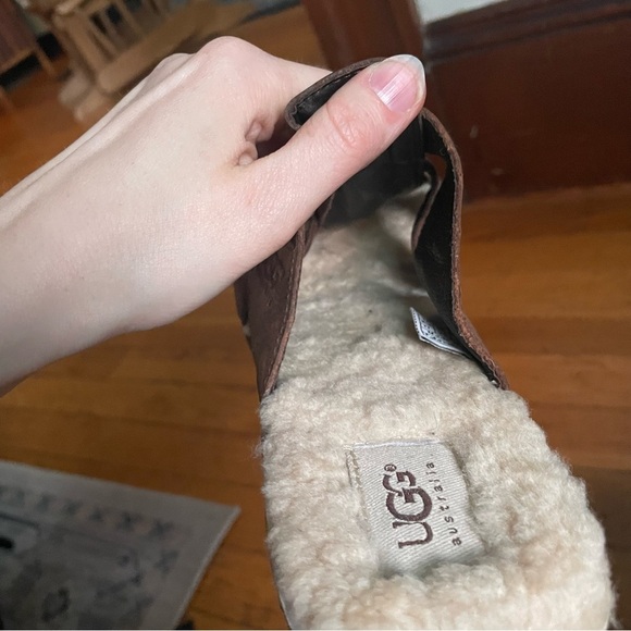 UGG Brown Leather Fisherman Mules Sandals Comfortable Clogs Shearling sz 11 - Picture 8 of 12